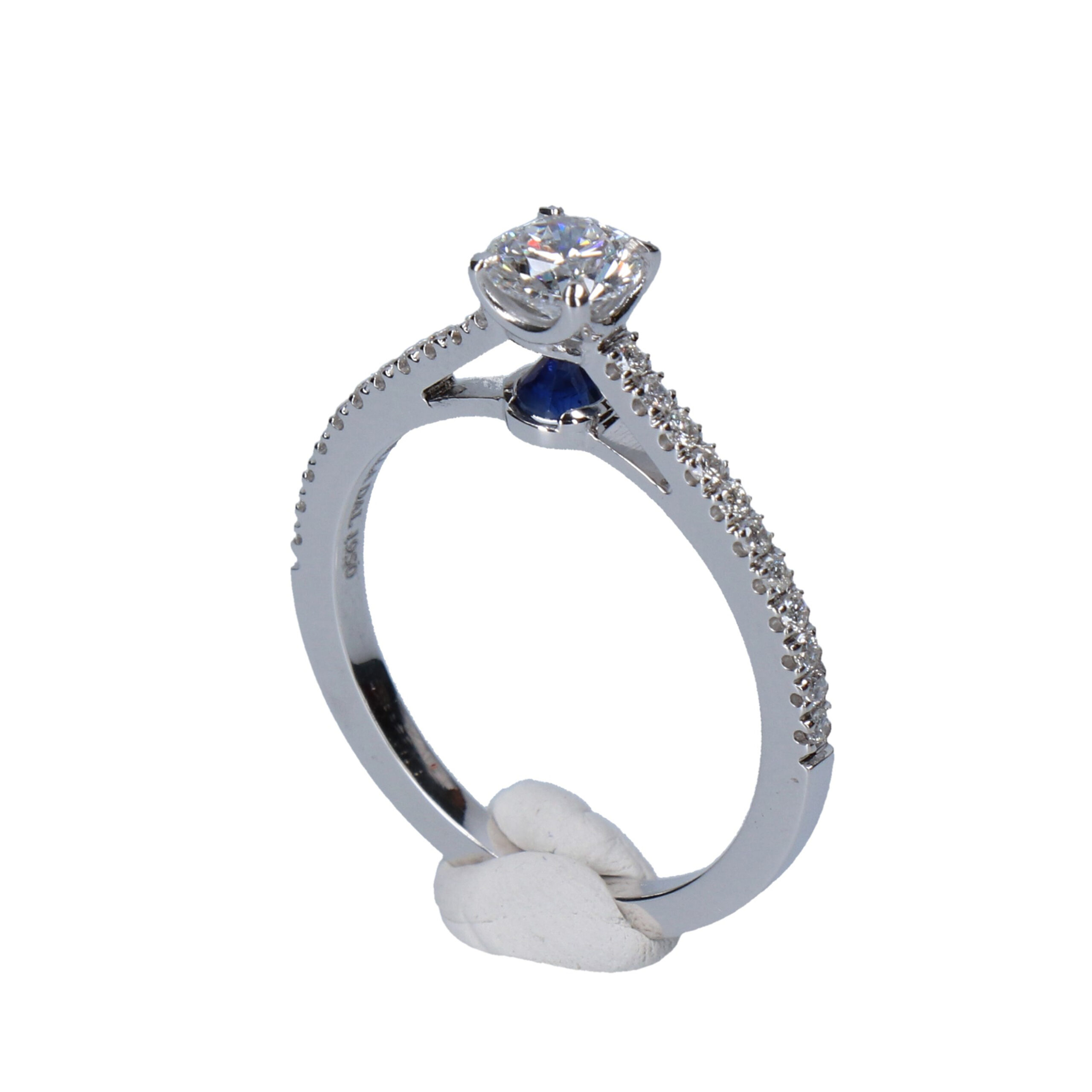 BLUE ART Solitaire Ring:20/22