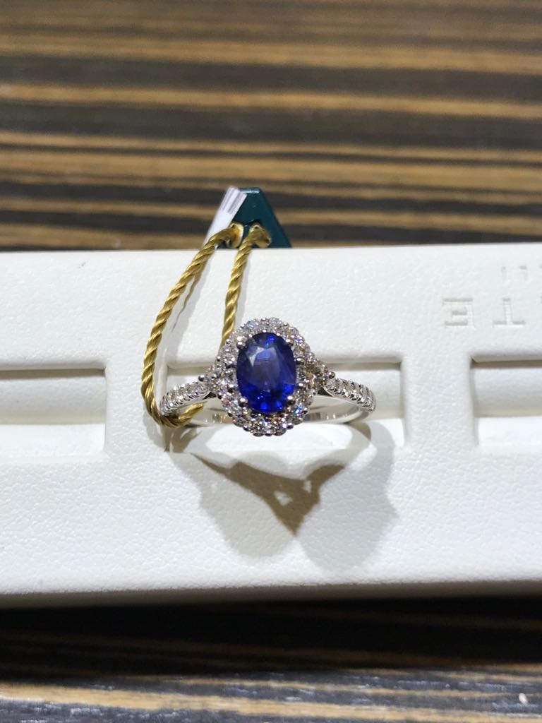 Anello zaffiro blue oro e diamanti sol17