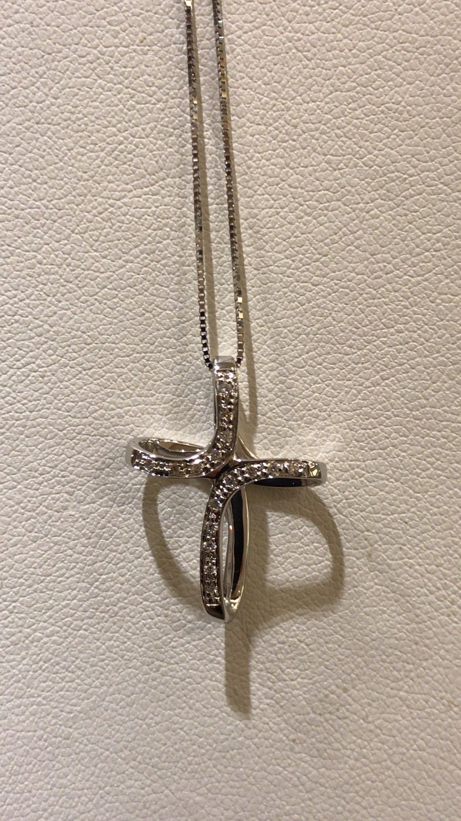 gold cross and diamond pendant A41