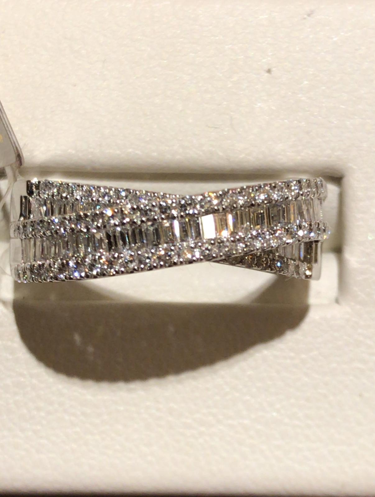 Anello diamanti oro bianco 750%
