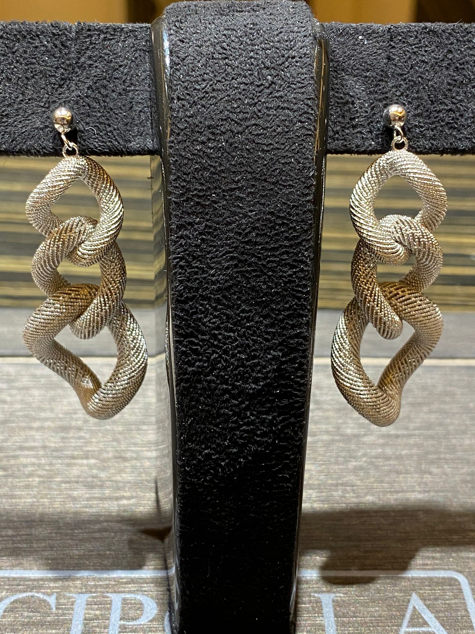 White gold filigree earrings750% gr 17.66