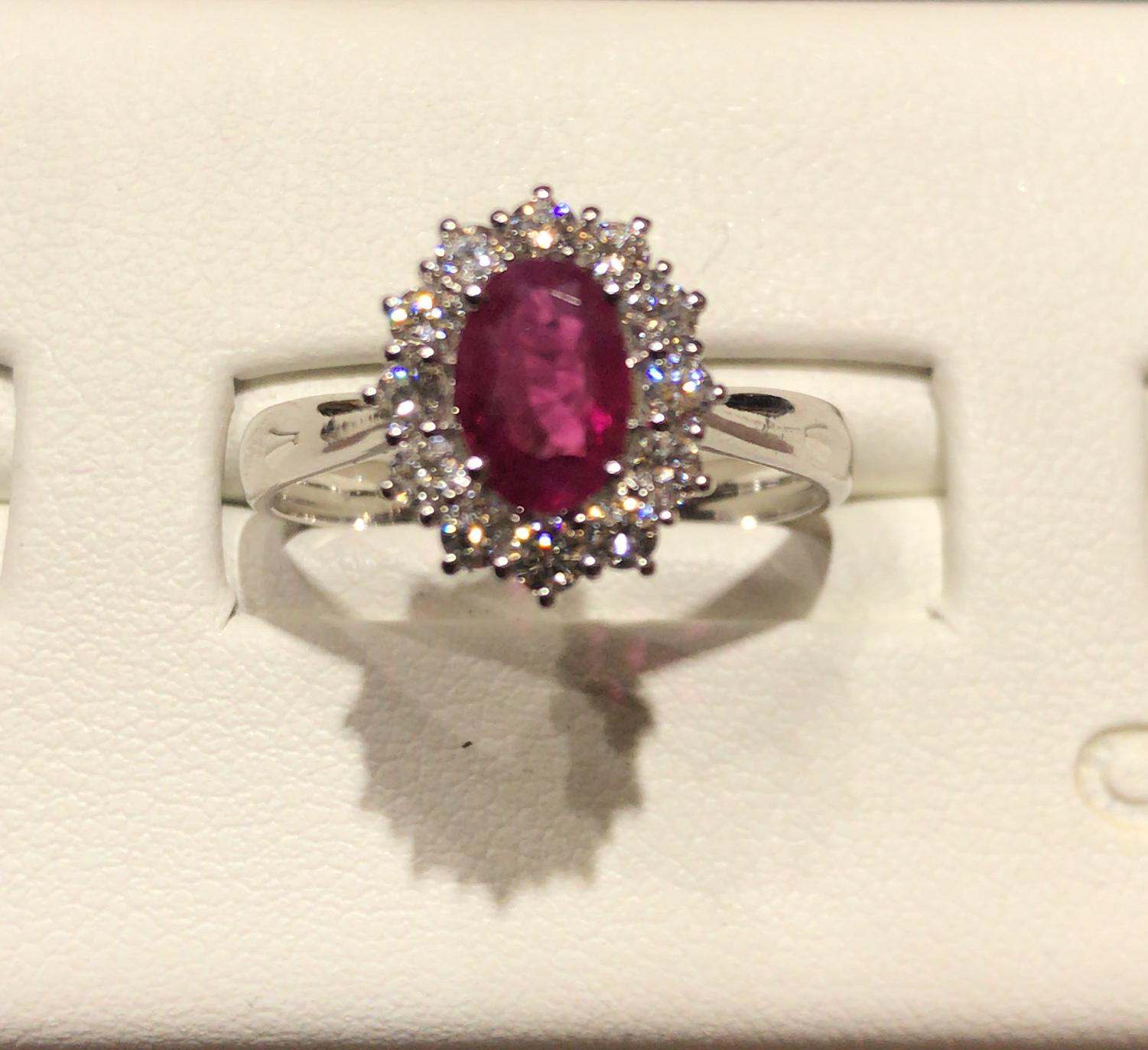 White gold ruby ring 750%