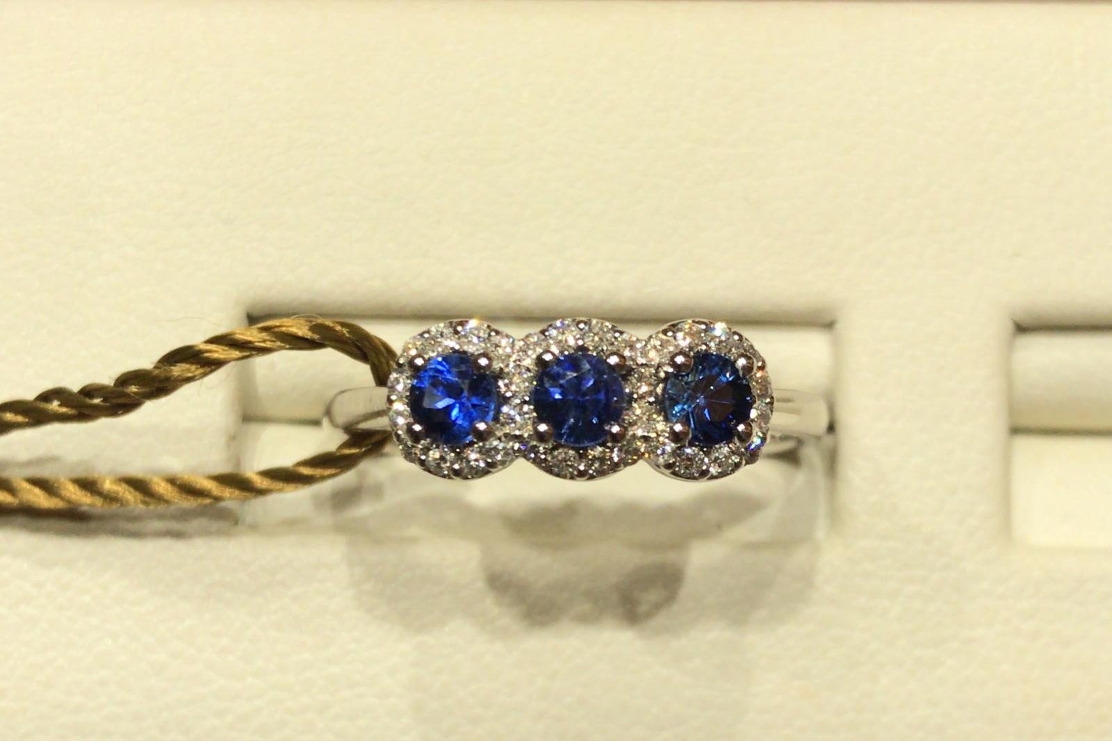 GOLD RING - SAPPHIRES AND DIAMONDS COD. ART. AN932