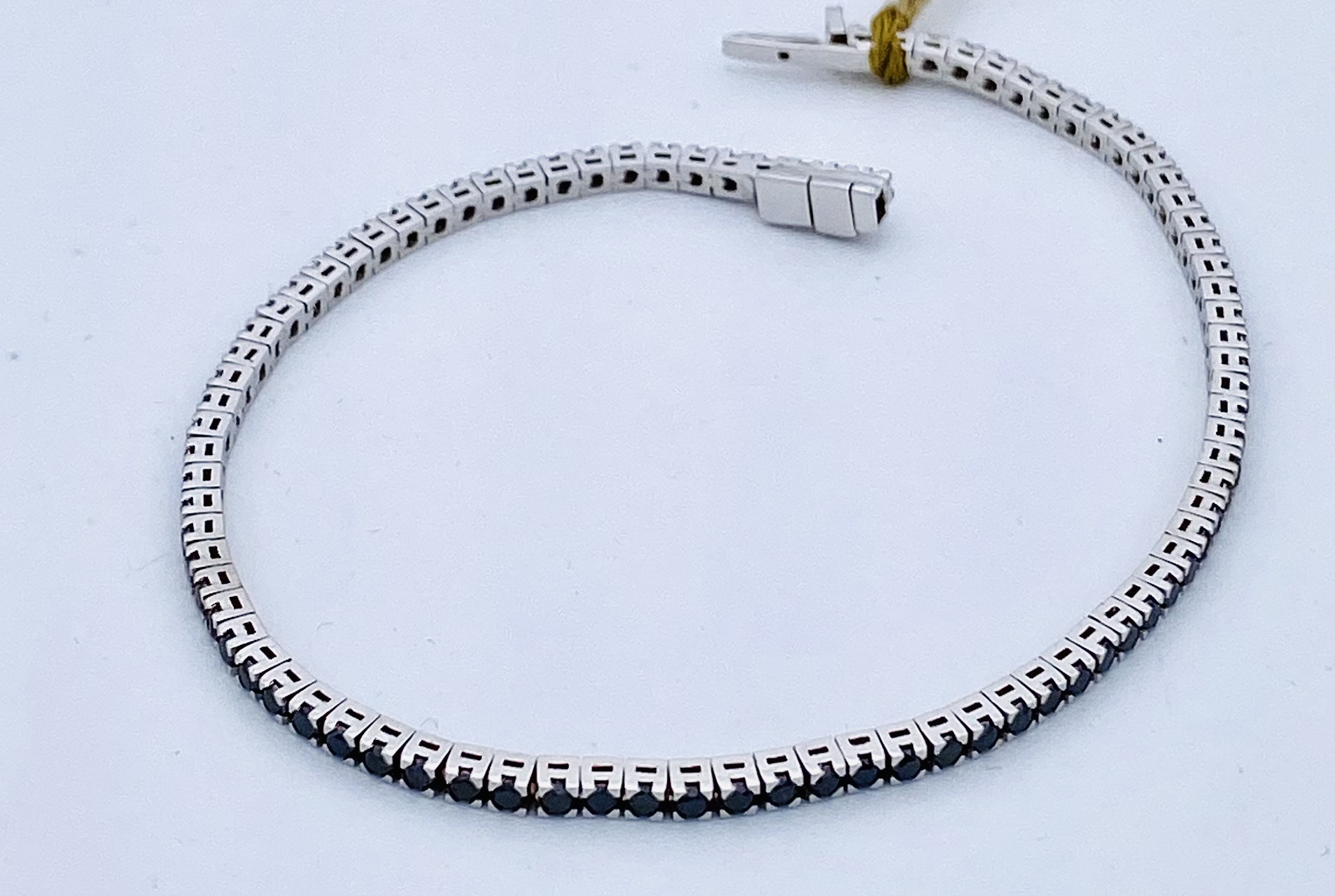 Tennis bracelet with black diamonds in 750% white gold ART. BR120