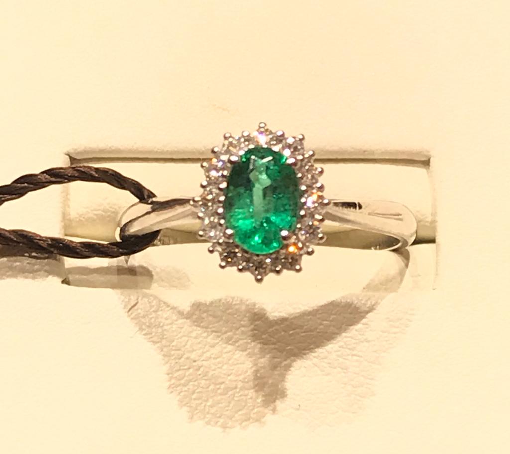 anello-smeraldo-oro-bianco-750