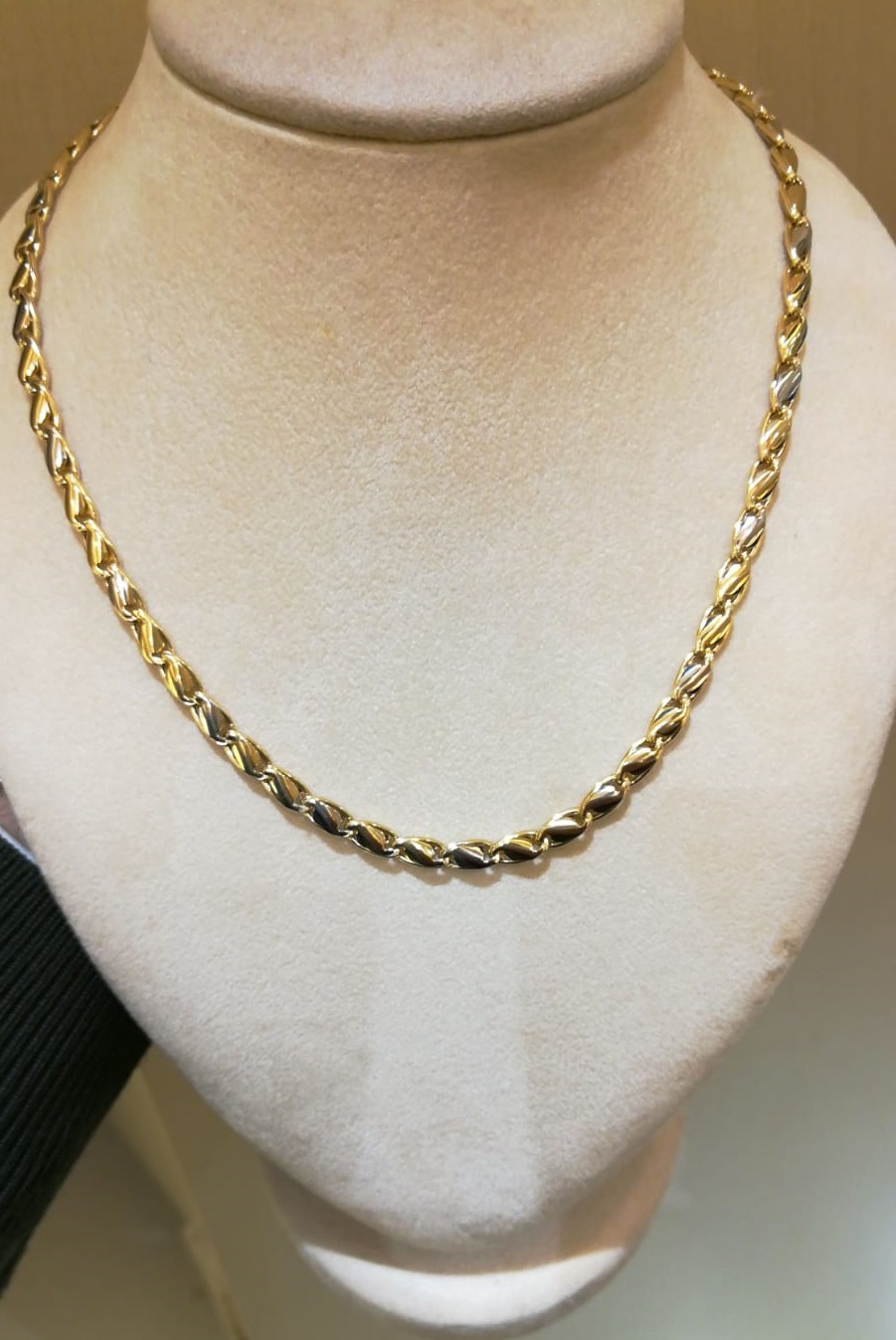 Two-tone gold necklace