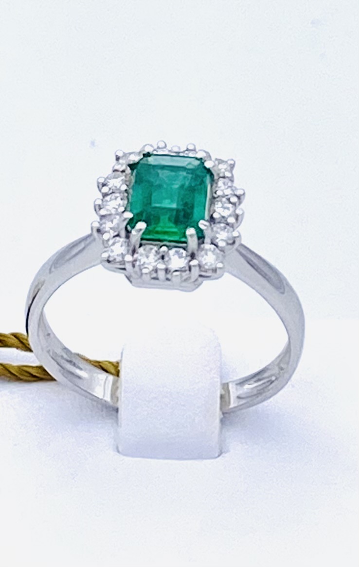 EMERALD white GOLD and DIAMOND RING ART. AN1144