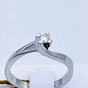 Anello solitario di diamanti  oro bianco 750%  SGUARDI Art. AN1219