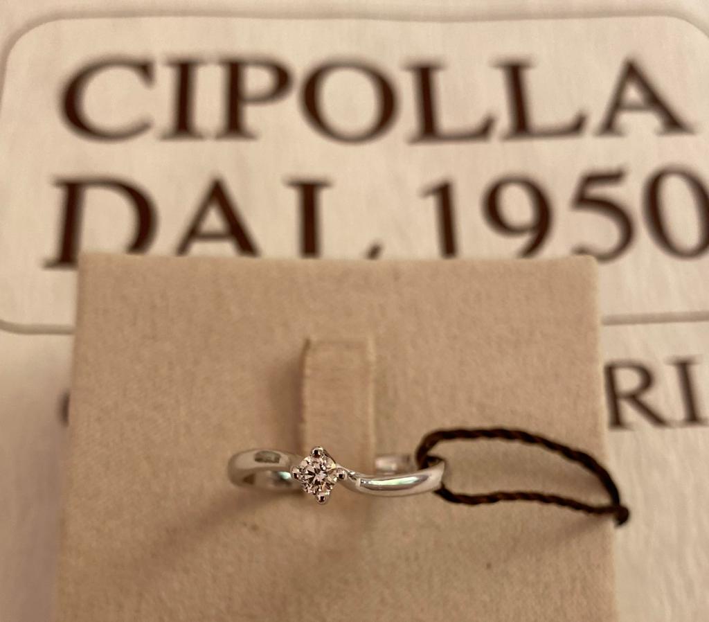 anello-solitario-oro-bianco-750