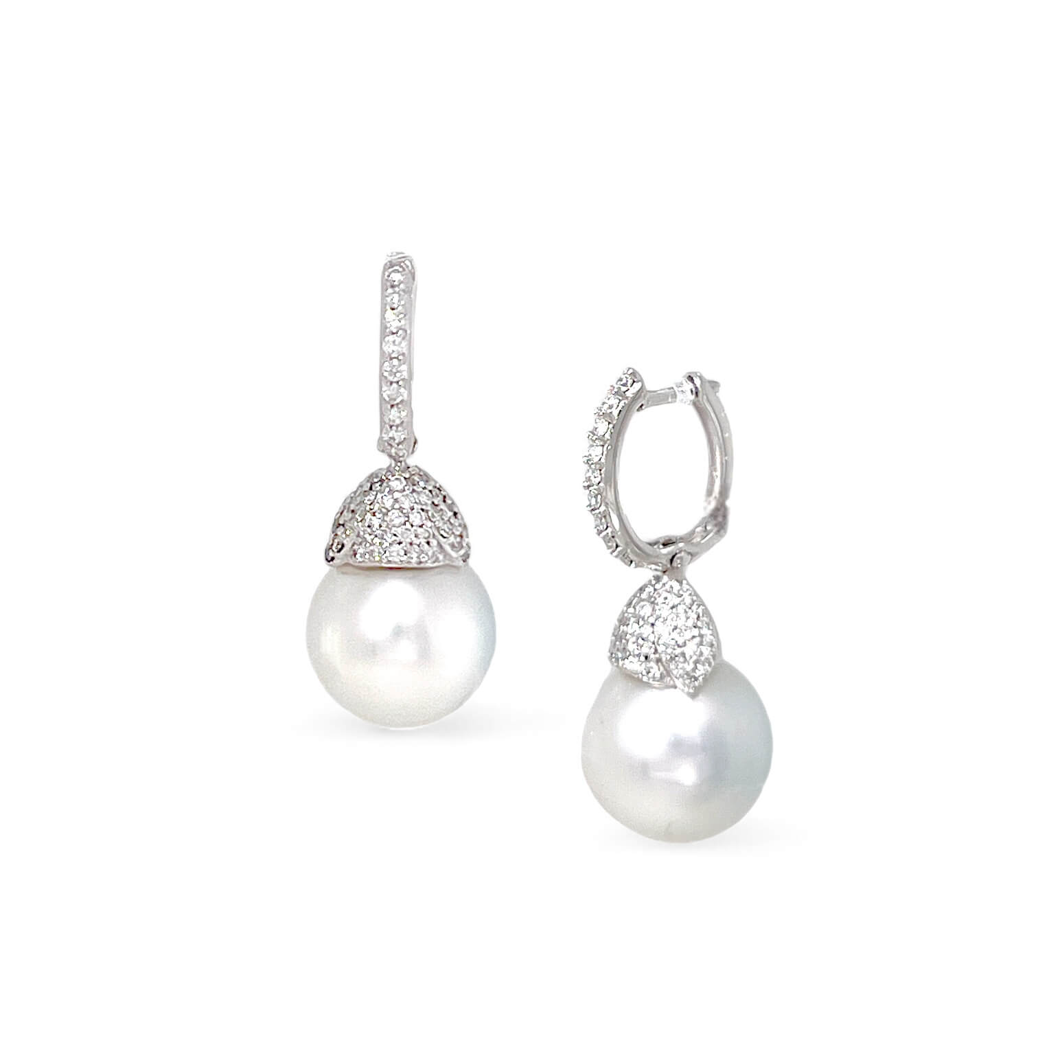 750% Gold Pearl Earrings