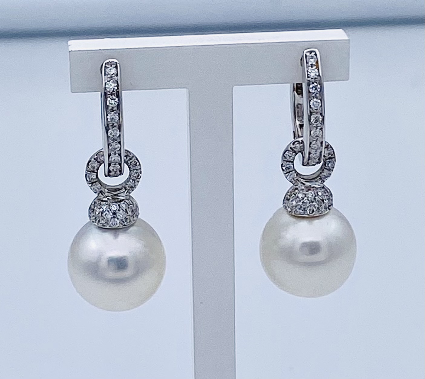 Australia Pearl Earrings White Gold 750% Art.182-1