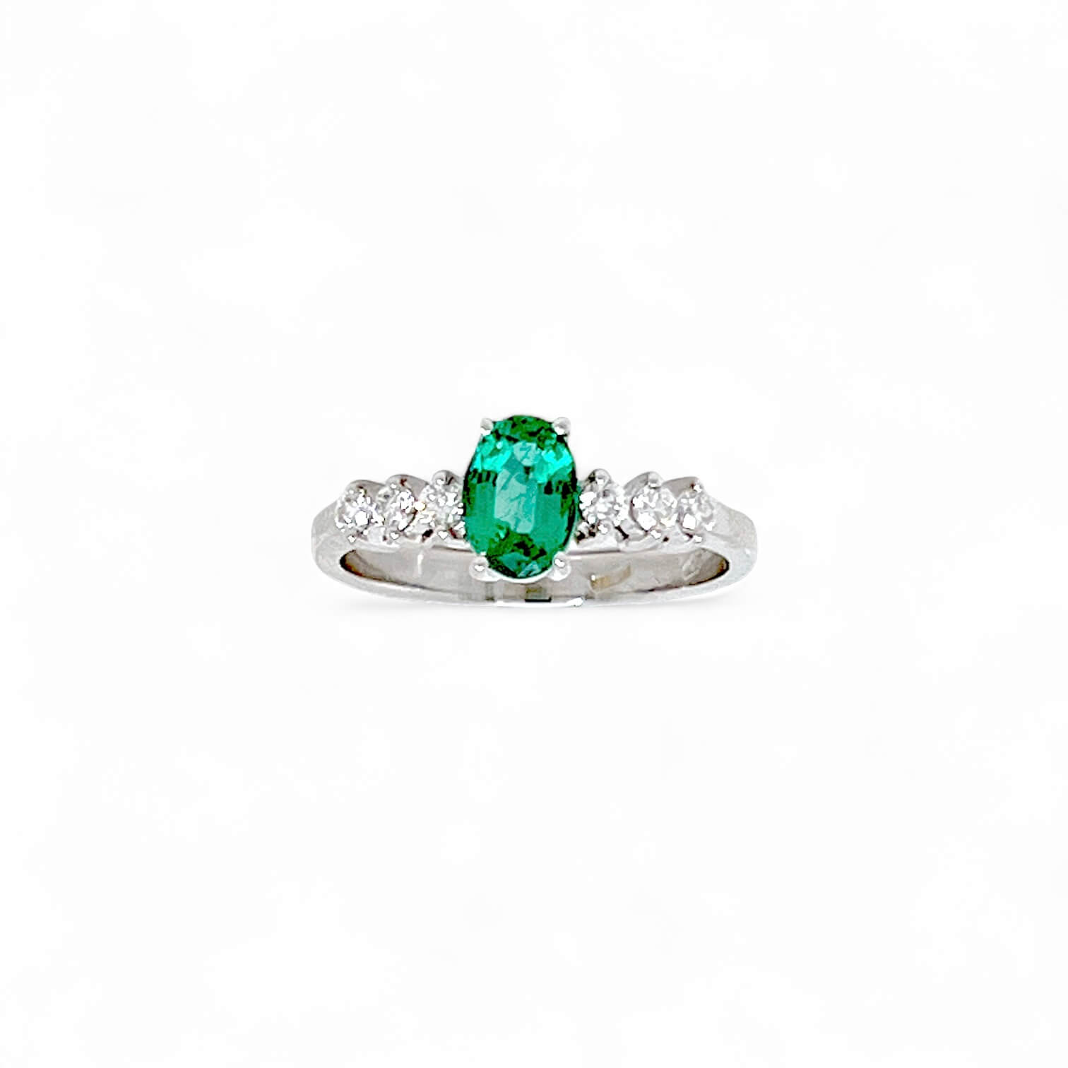 750% White Gold Emerald Ring