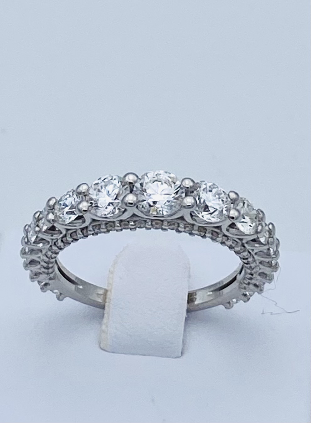 EROS 750% white gold diamond veretta ring Art. 561A