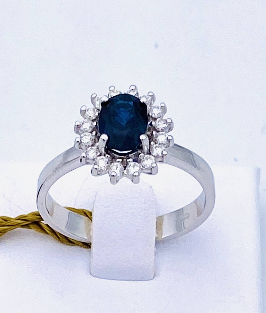 Sapphire and diamond ring in 750% gold ART. AN2764