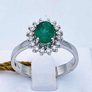 Anello con smeraldo e diamanti in oro bianco 750 % ART. AN1200