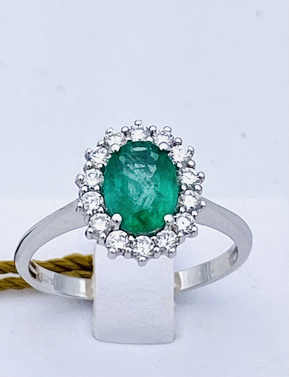 Emerald ring diamonds white gold 750% ART. AN1510
