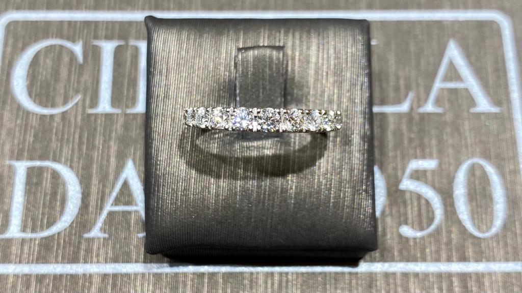 White Gold Veretta Ring
