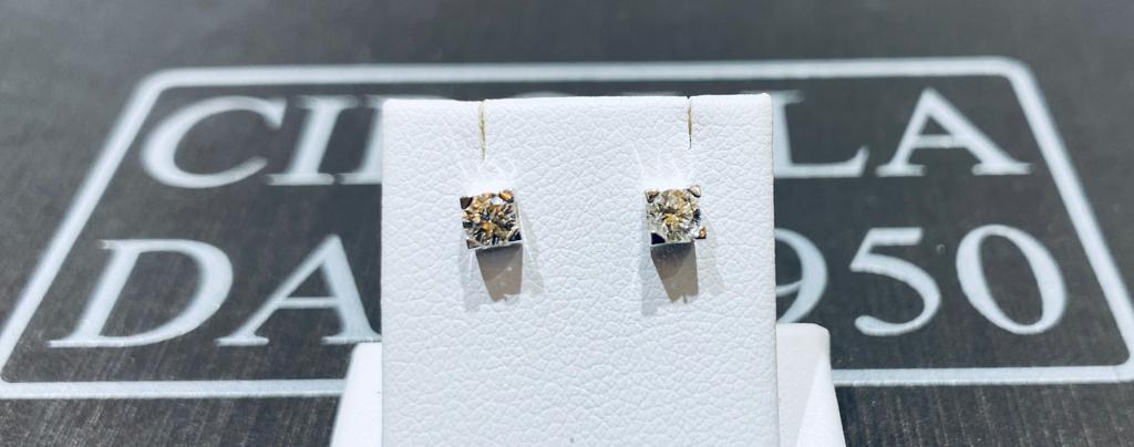 Earrings Point Light Gold and Diamonds Art. OR017