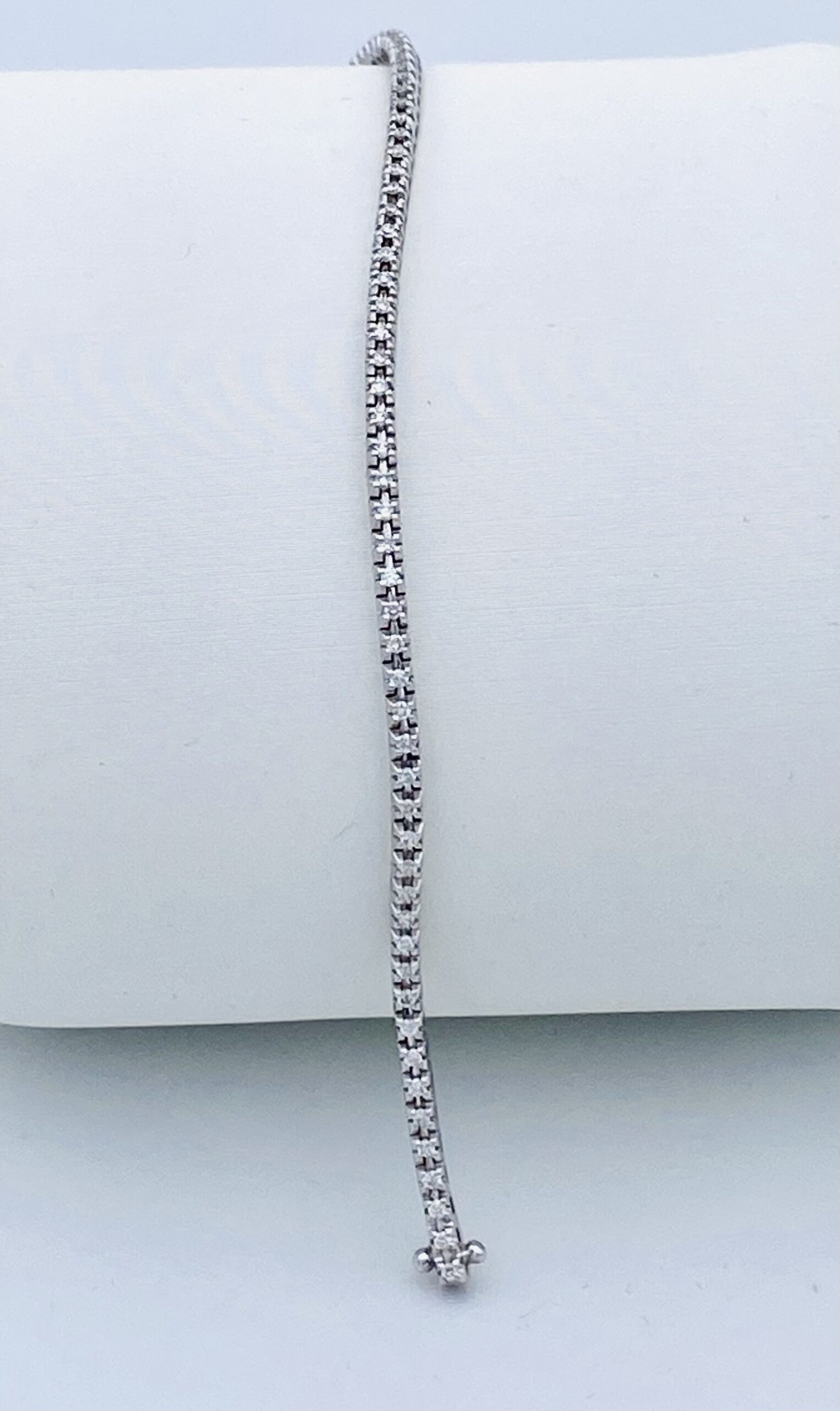 Tennis bracelet with diamonds in 750% white gold Cod.Art.BR339