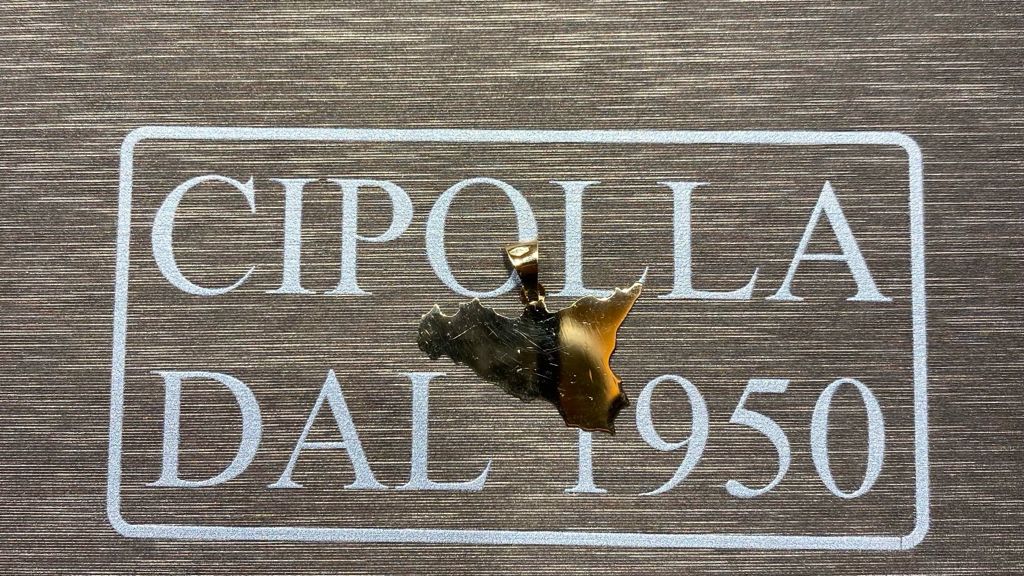 Pendente Sicilia oro giallo 750% gr 1,20