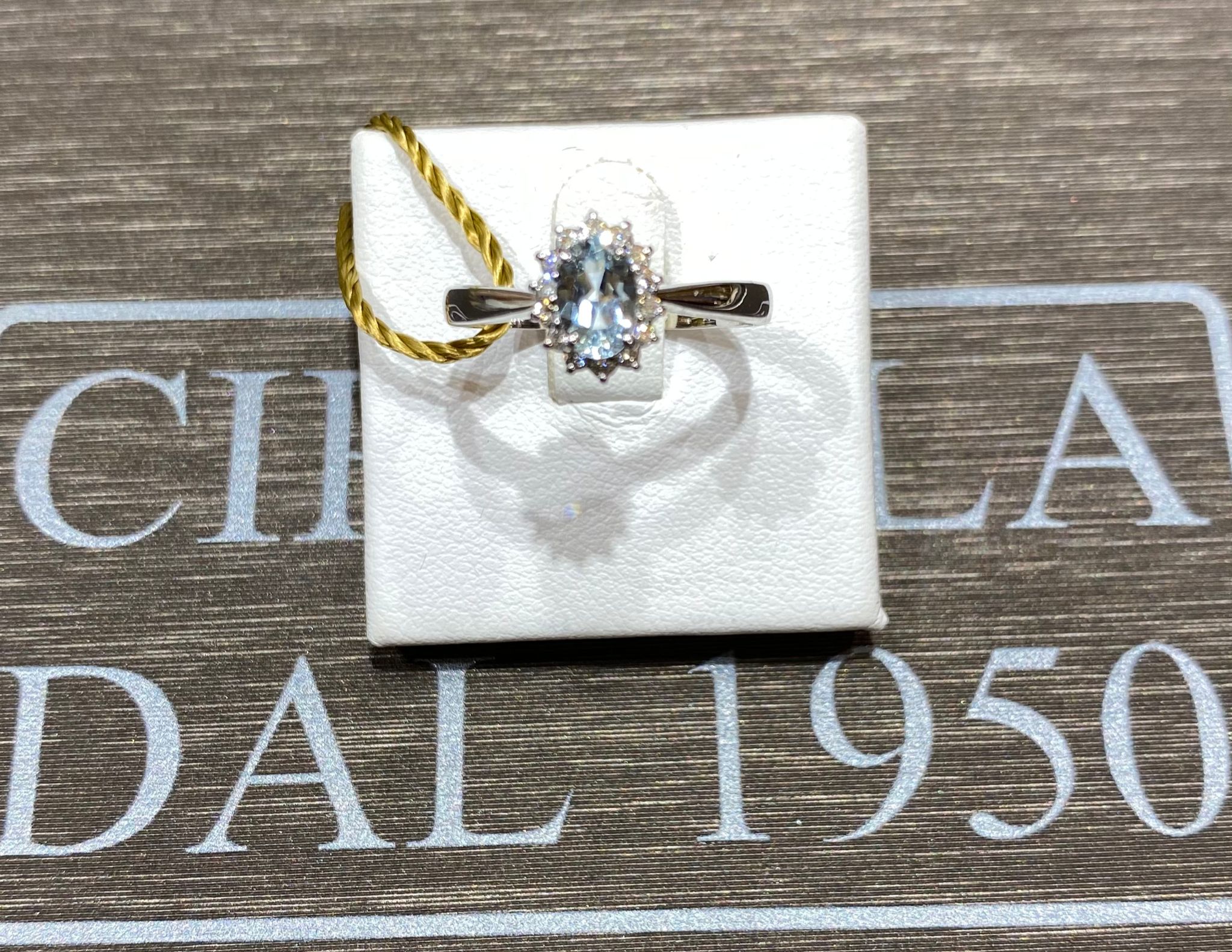 Anello acquamarina oro bianco 750% diamanti 0,12 ct colore F-vvs1 acquamarina 0,46 ct-gioielleria-palermo