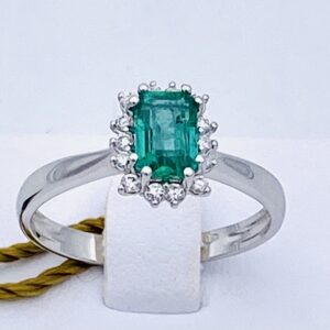 Anello smeraldo e diamanti in oro bianco 750% ART. AN1726