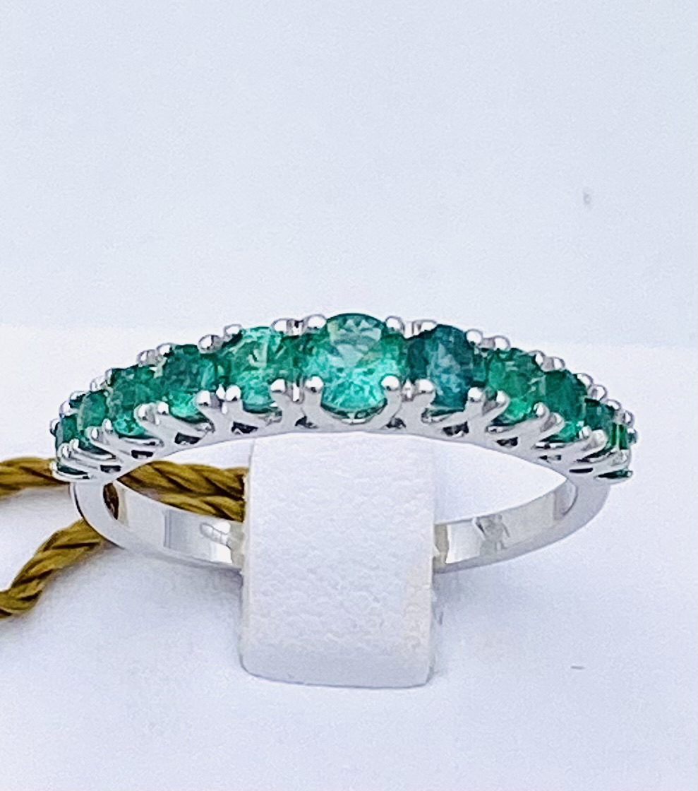 Emerald veretta in white gold 750% ART. AN1875