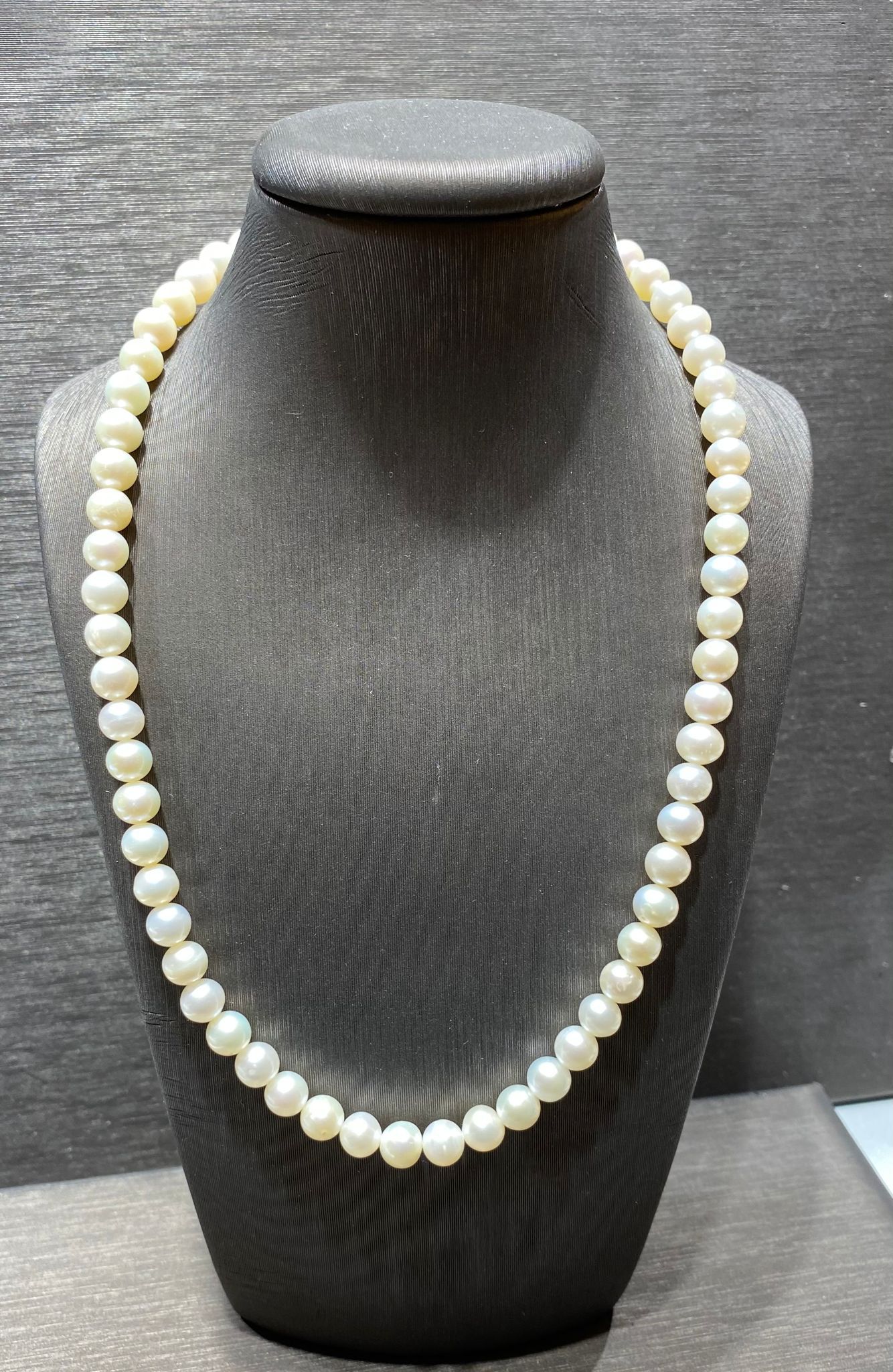 girocollo perle freshwater  6,5- 7 mm  chiusura  oro bianco 750%