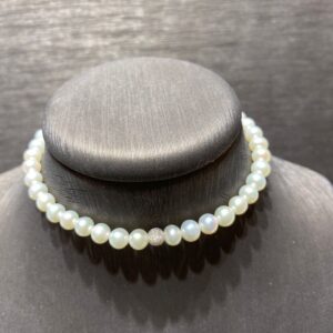 bracciale perle freshwater mm 4,5-5 chiusura oro bianco 750% sfera oro bianco 750%