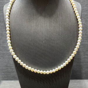 girocollo perle freshwater 4,5 -5 mm chiusura  oro bianco 750%