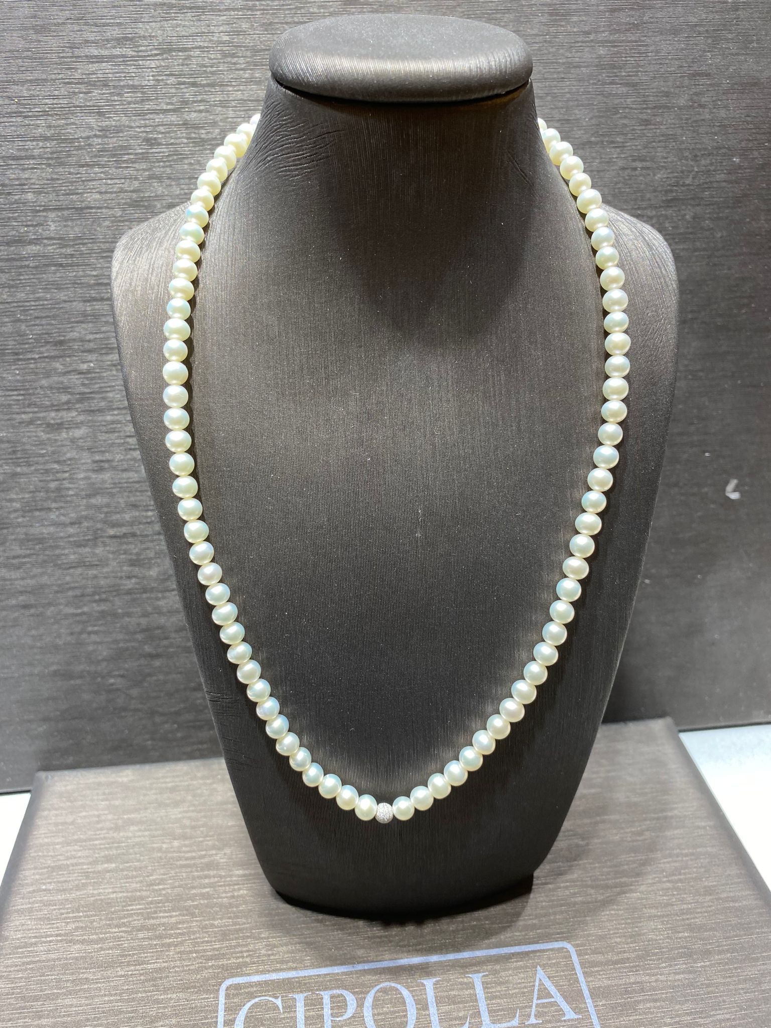 girocollo perle freshwater mm 4,5- 5 chiusura oro bianco 750% sfere oro bianco 750%