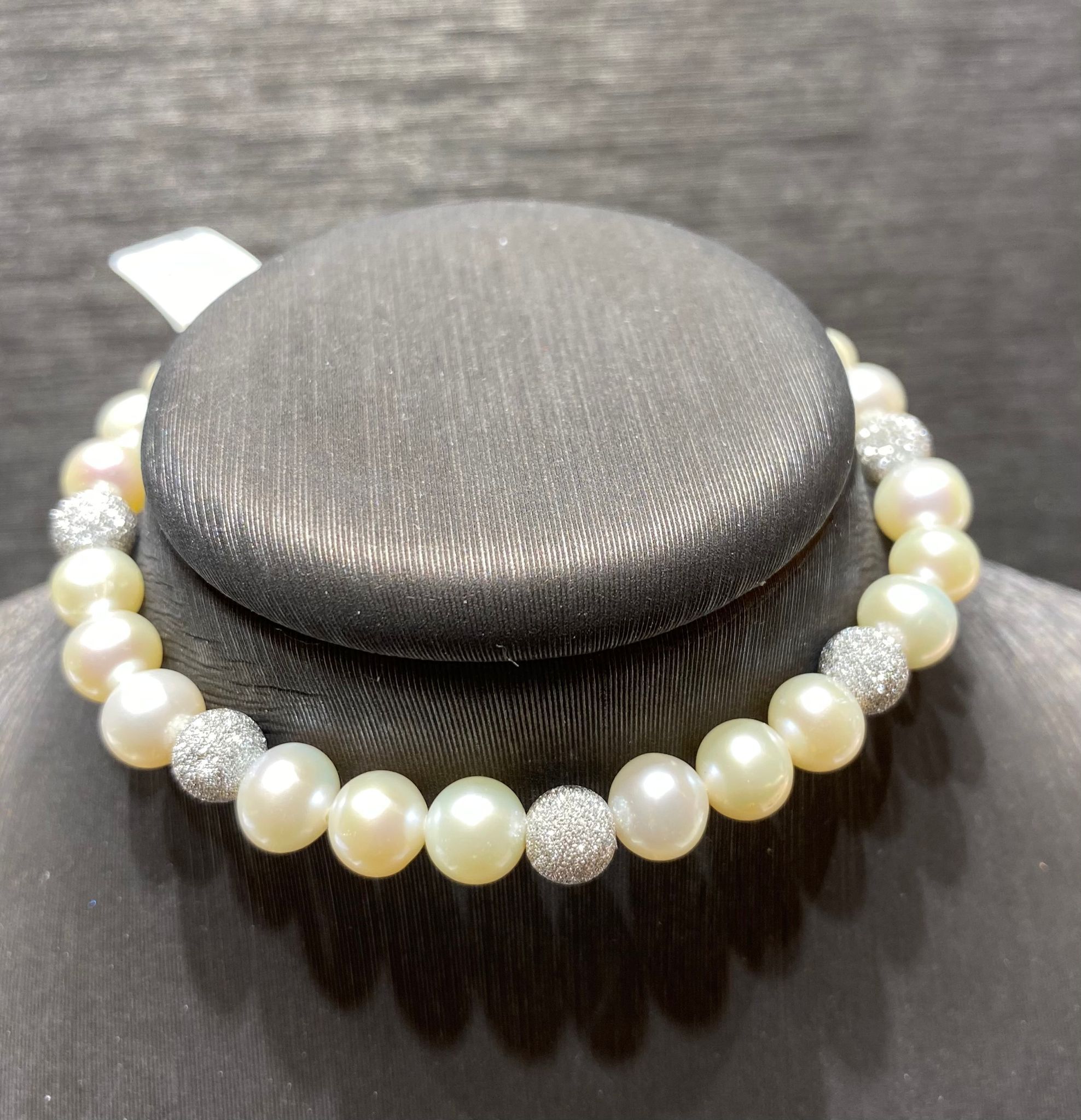 bracciale perle freshwater mm 6-6,5 chiusura oro bianco 750% sfere oro bianco 750%