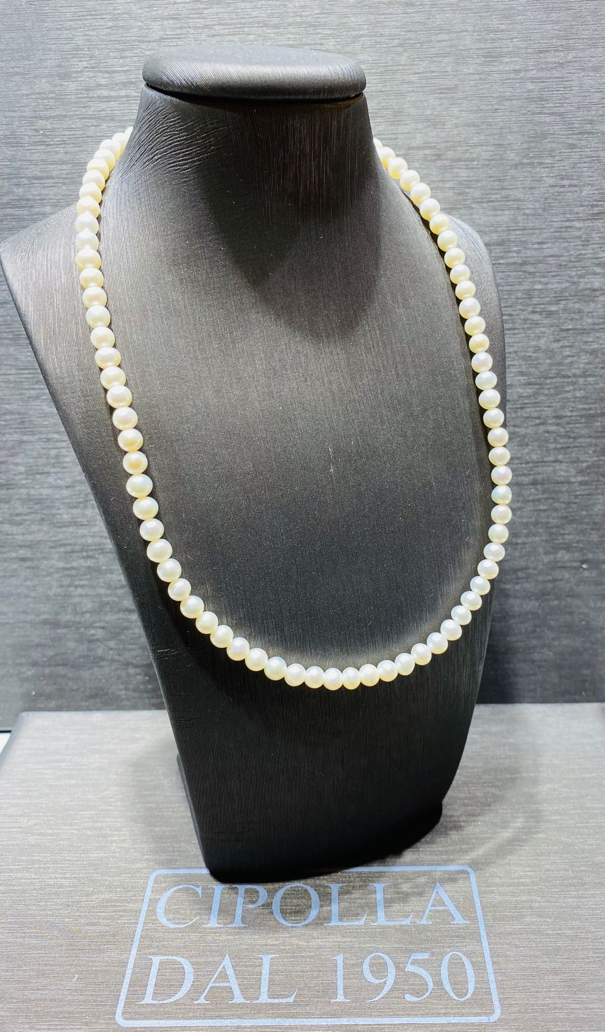 girocollo perle freshwater mm 5-5,5 chiusura oro bianco 750%