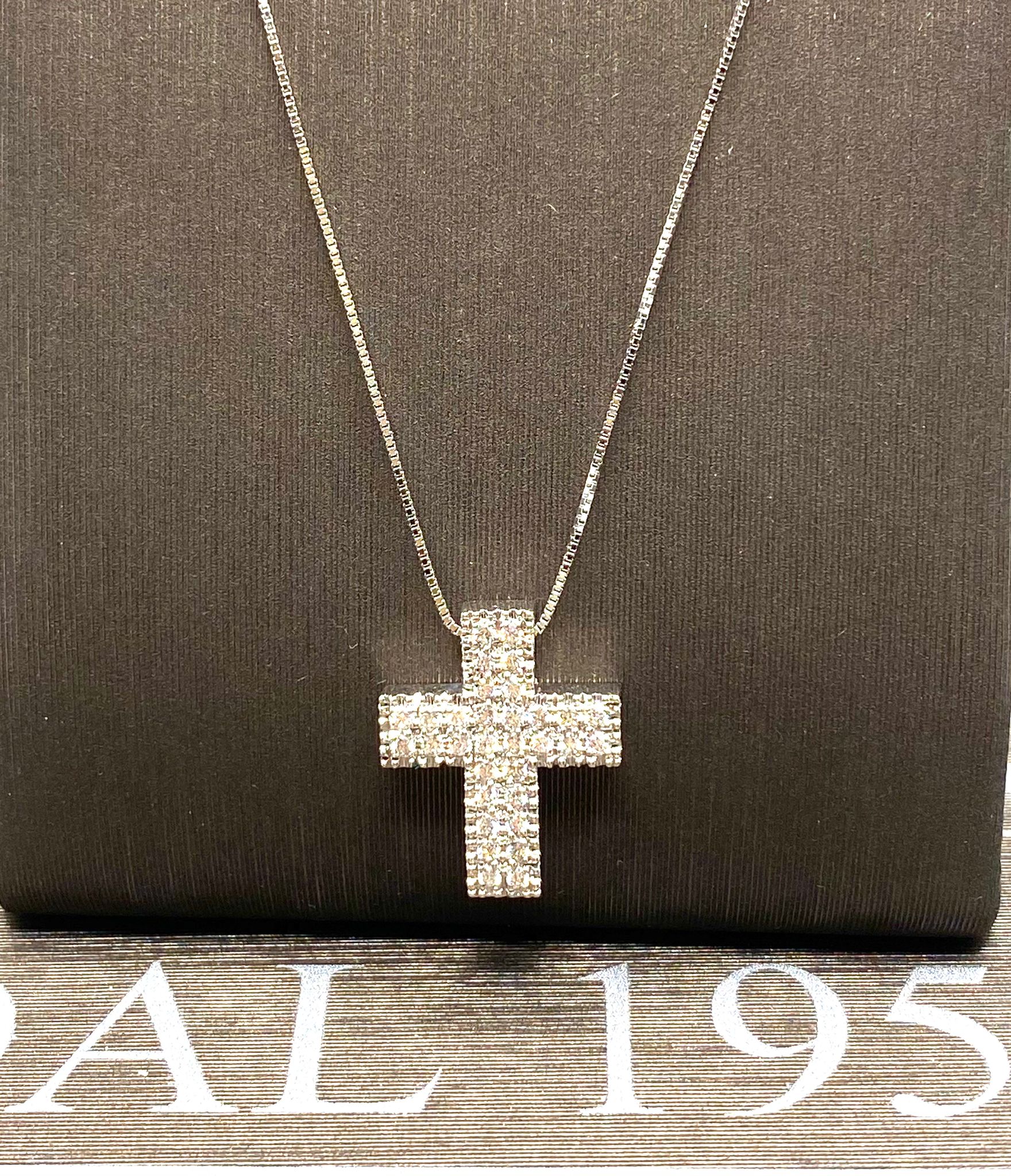 white gold cross pendant 750% diamonds 0.30 ct color/purity FVVS1