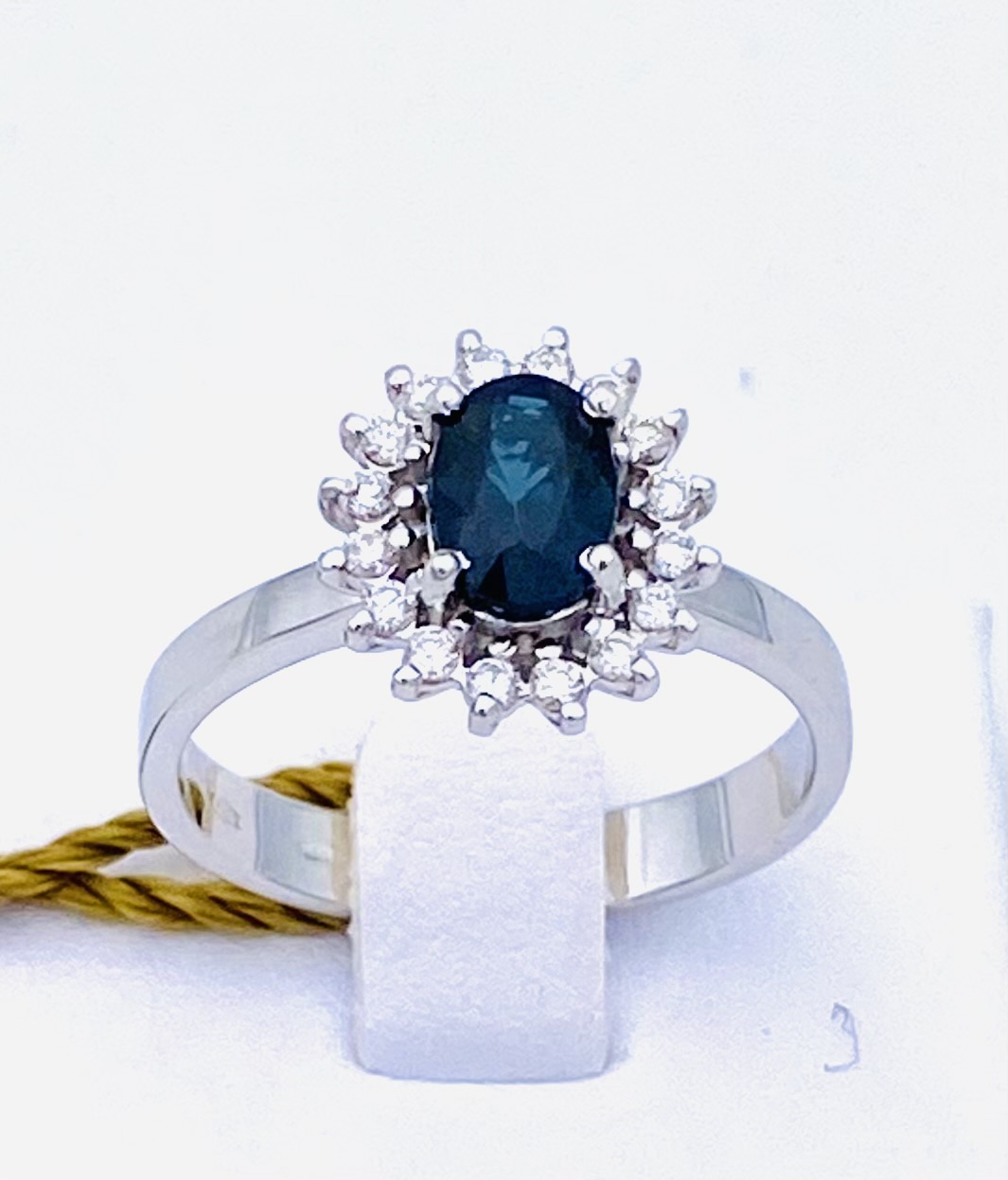 Sapphire and diamond ring in white gold 750% ART. AN1344