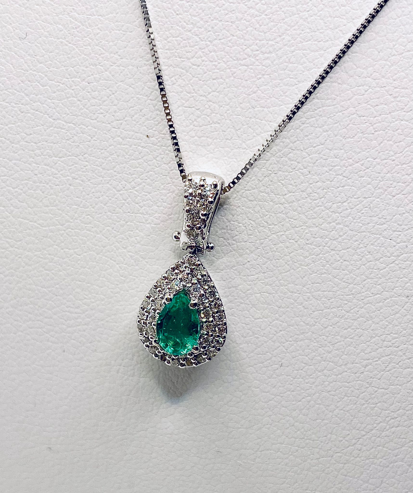 Pendant with emerald and diamonds Art.PD100
