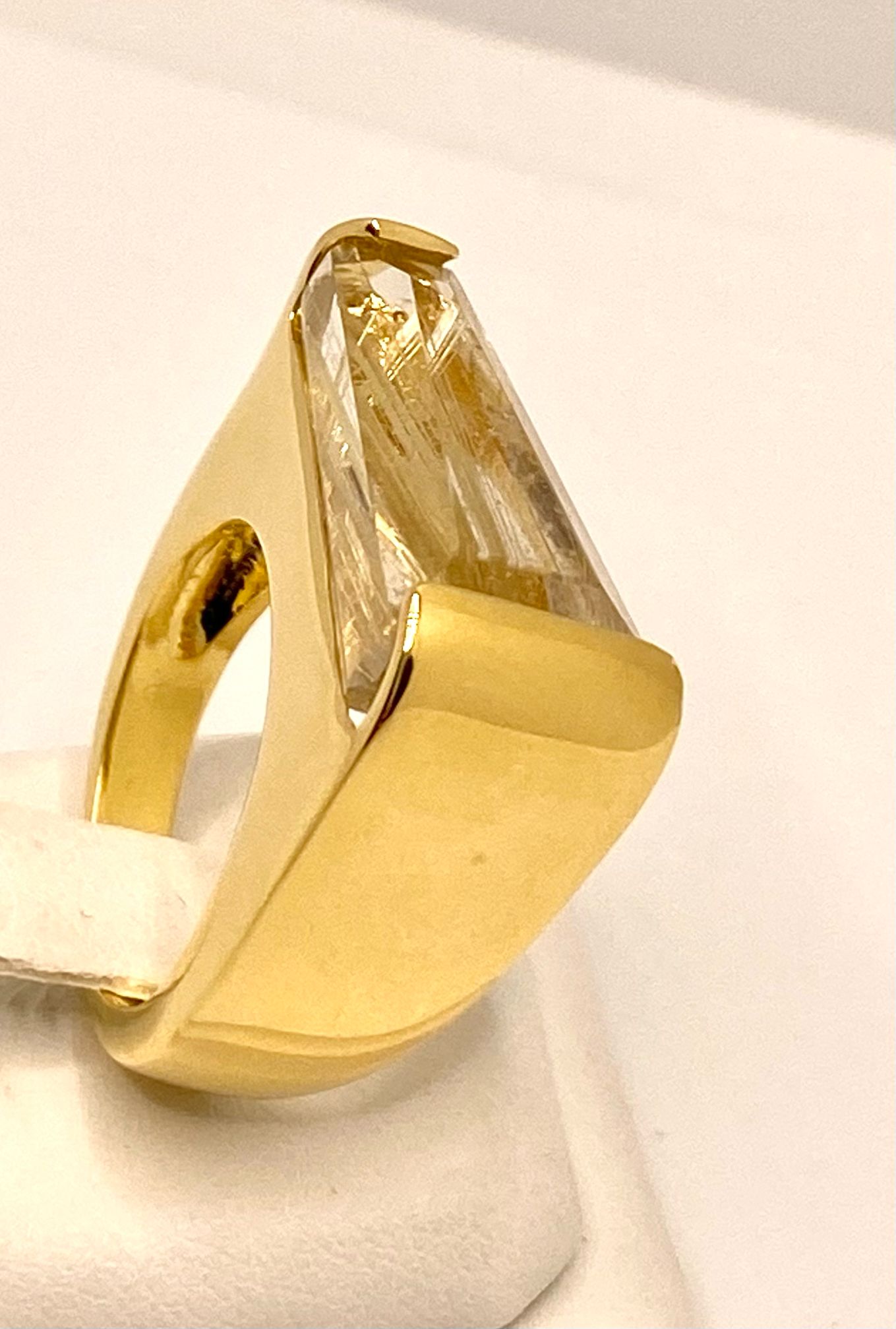 Anello in bronzo e quarzo