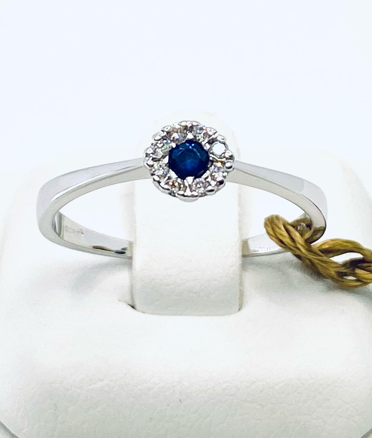 GOLD RING - SAPPHIRE AND DIAMONDS COD. ART PDA3330ZAFFIRO