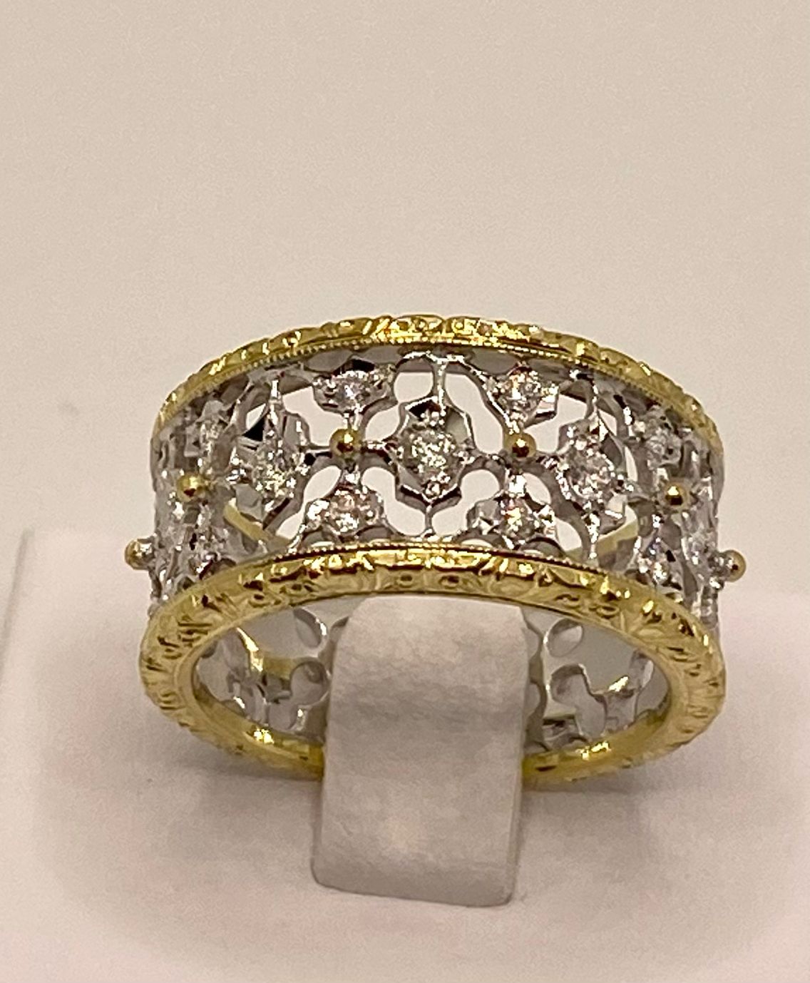 Carving ring in gold and diamonds art.MG86