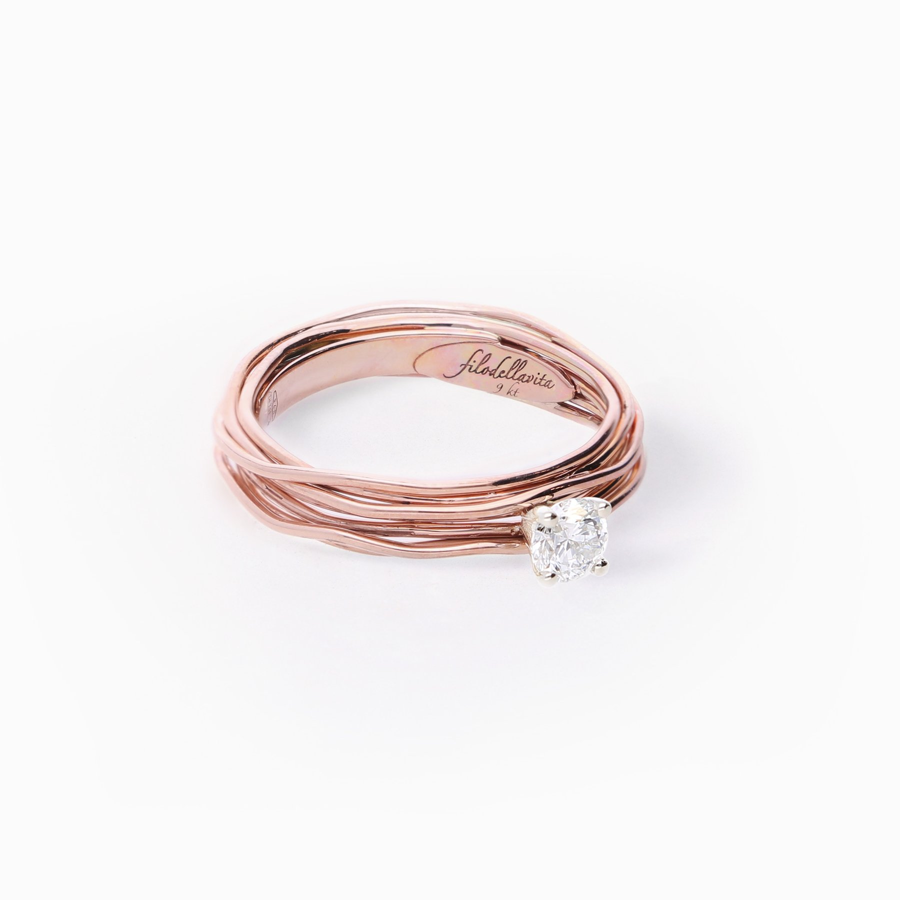 Filodellavita Solitario 7 fili in Oro Rosa 9kt con Diamante Colorless da 0,23ct VS2 G