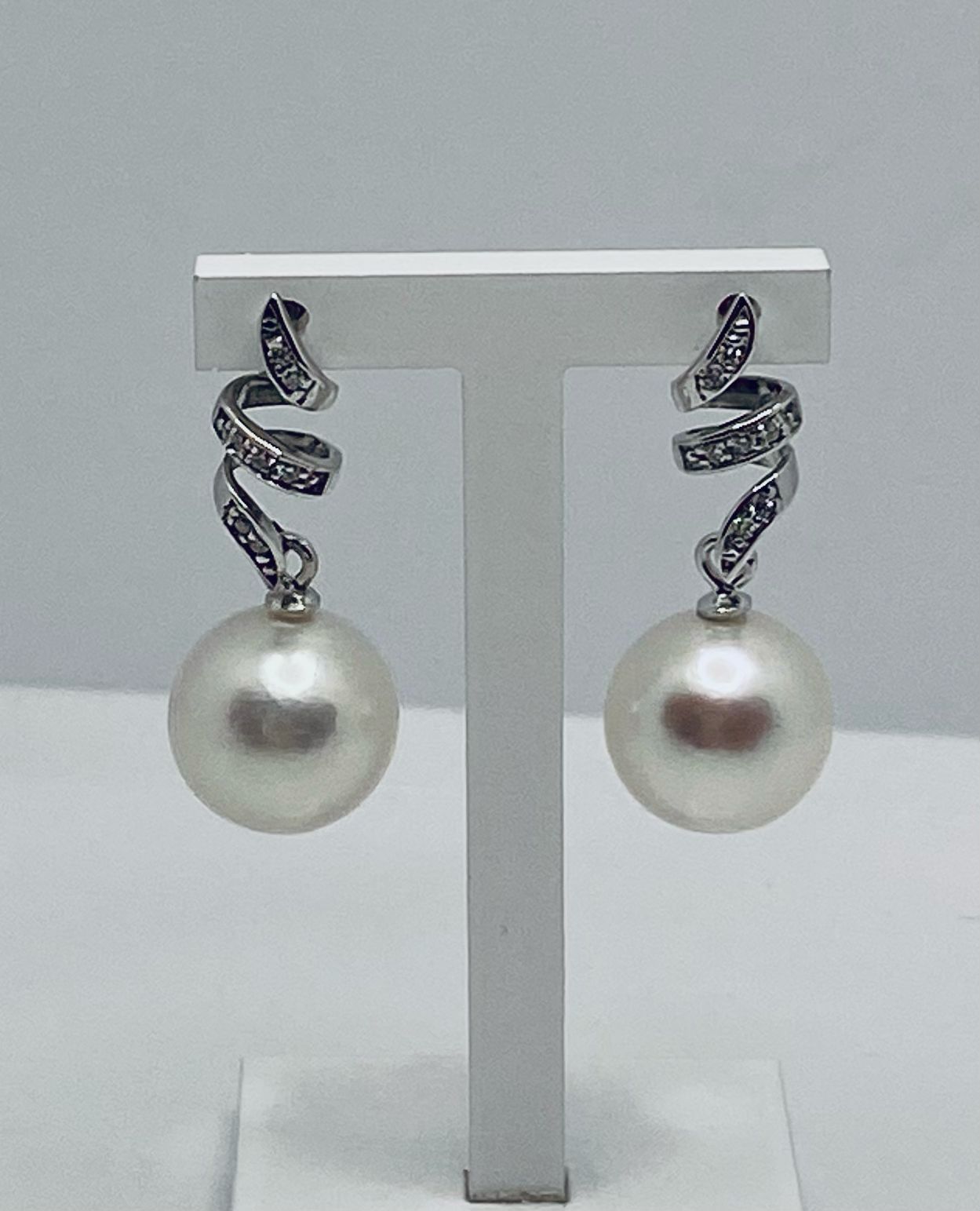 Earrings of pearls and diamonds art.ORP235