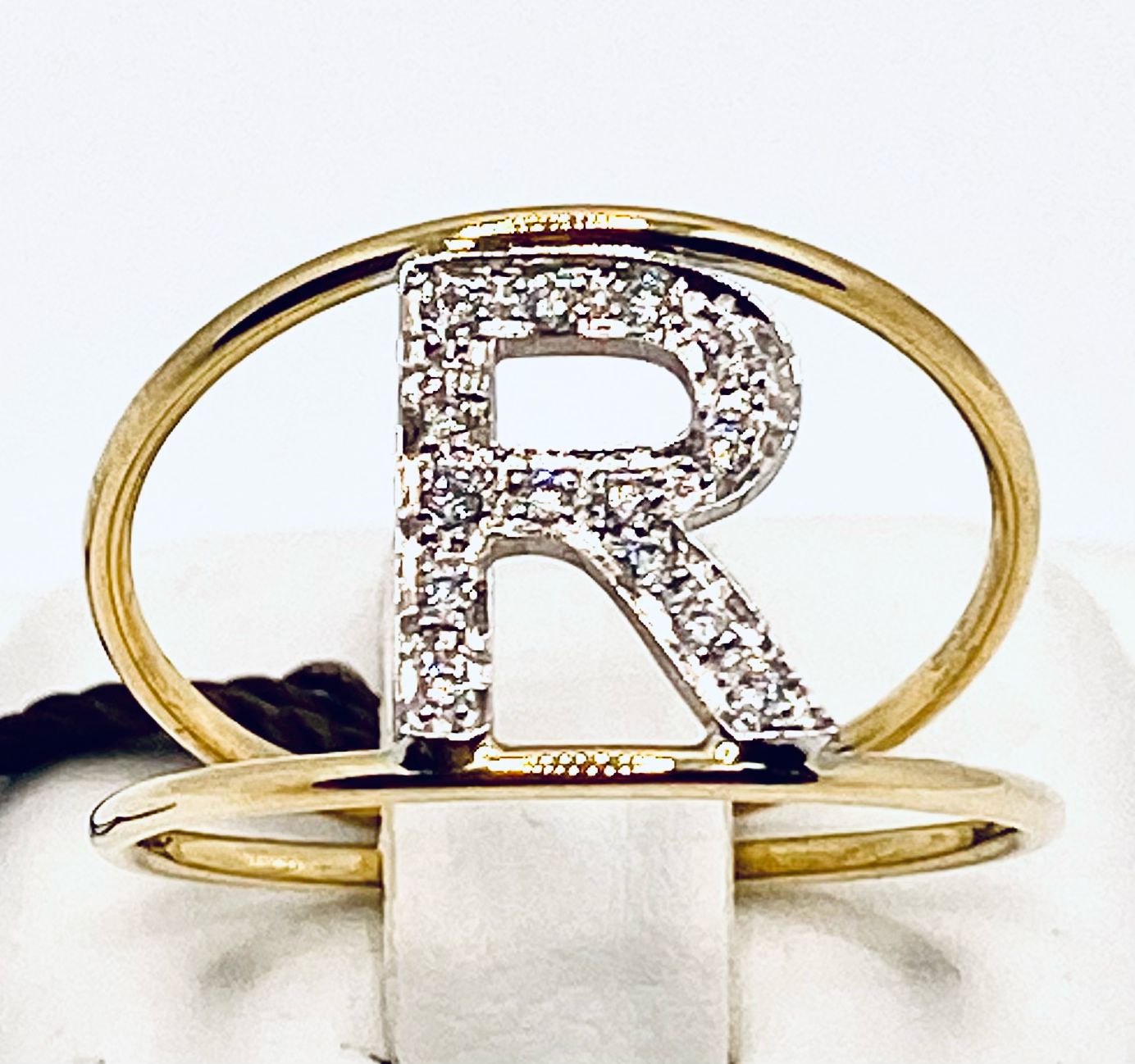 AN-R art initial ring