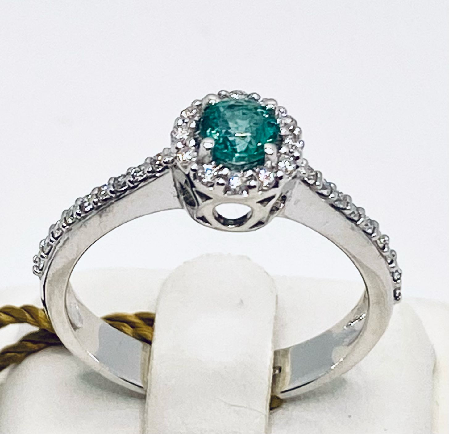 Anello con smeraldo e diamanti  BELLE EPOQUE art.AN1193