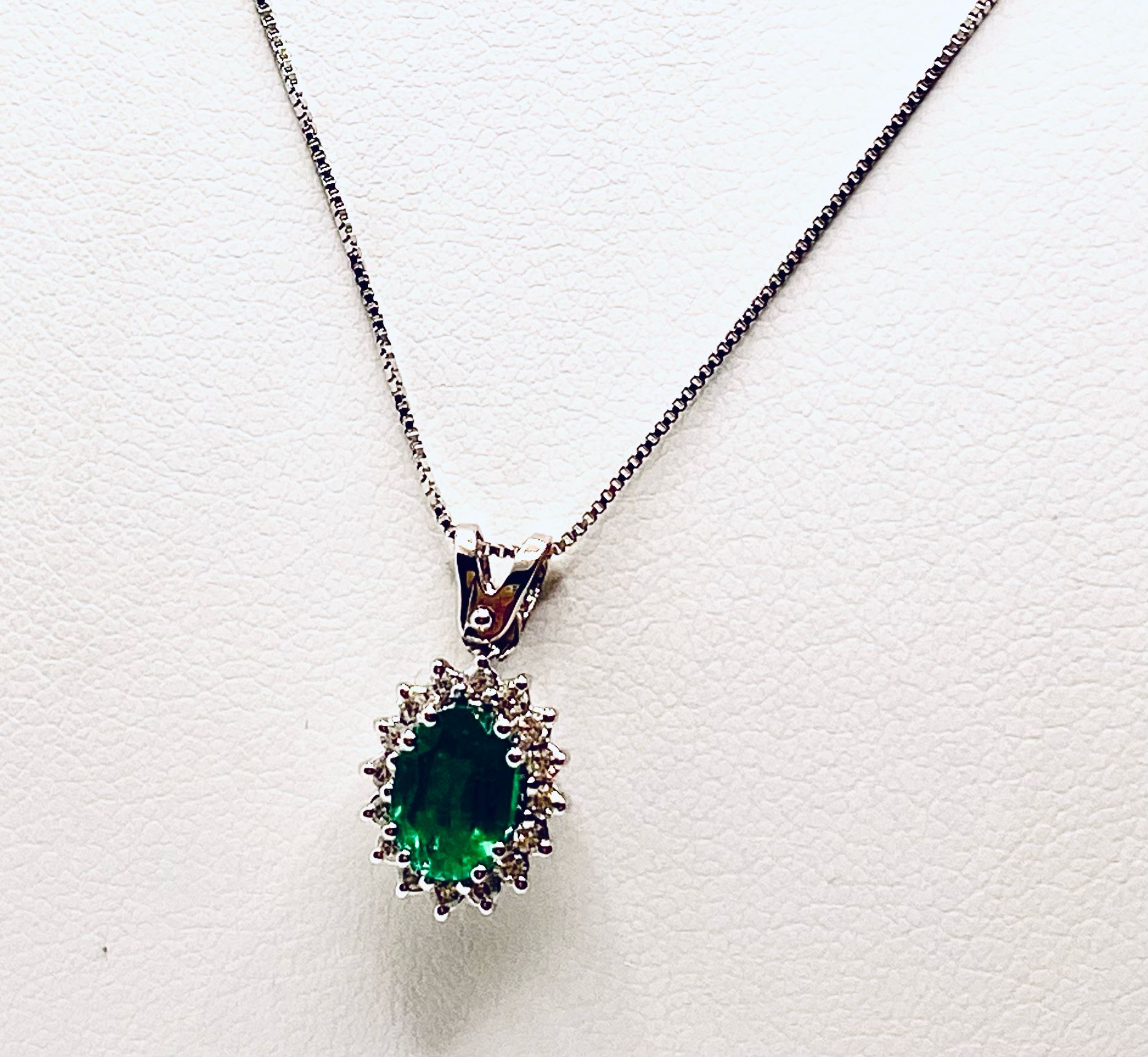 Pendente smeraldo e diamanti BON TON art.CD616