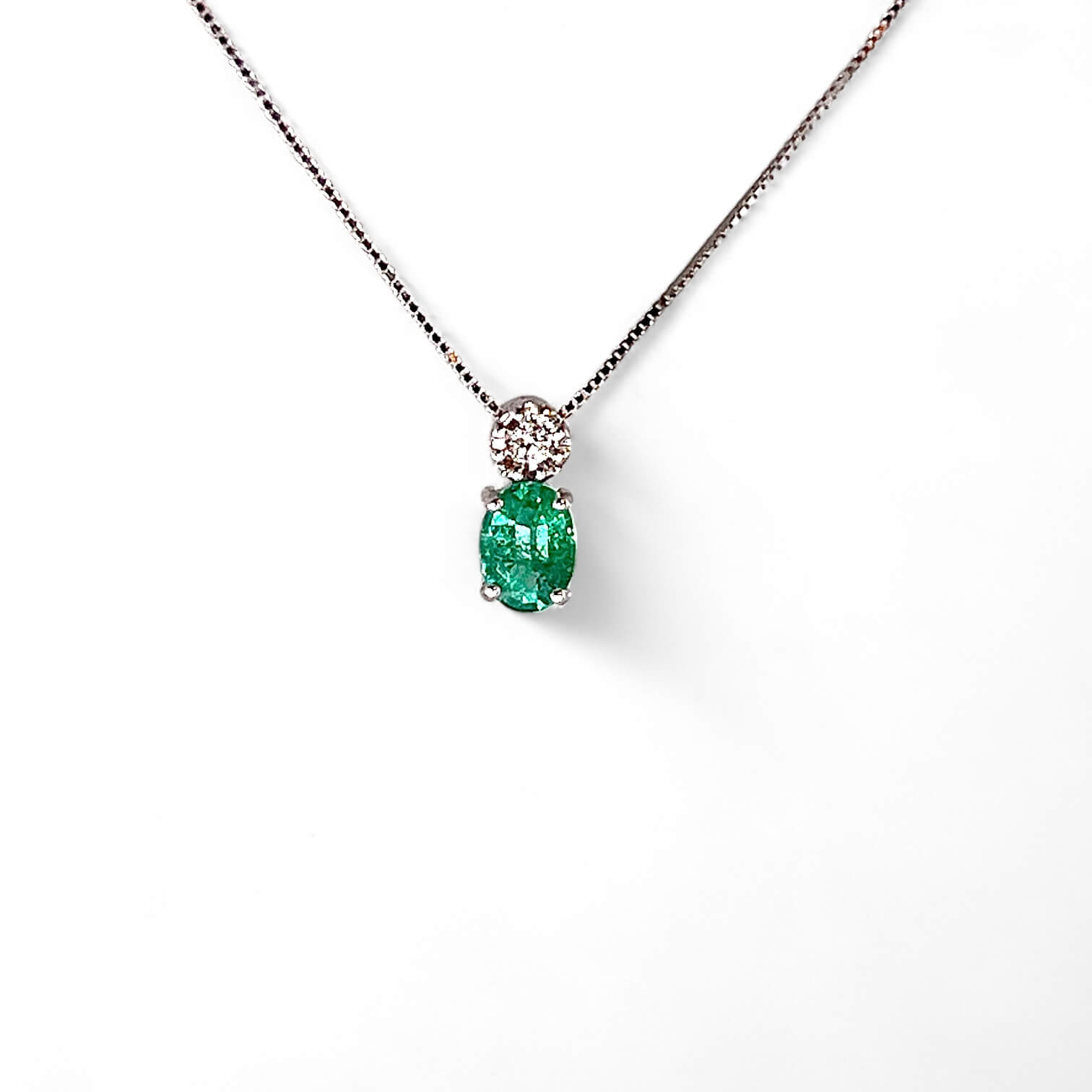 Pendant with emeralds and diamonds art. CD761