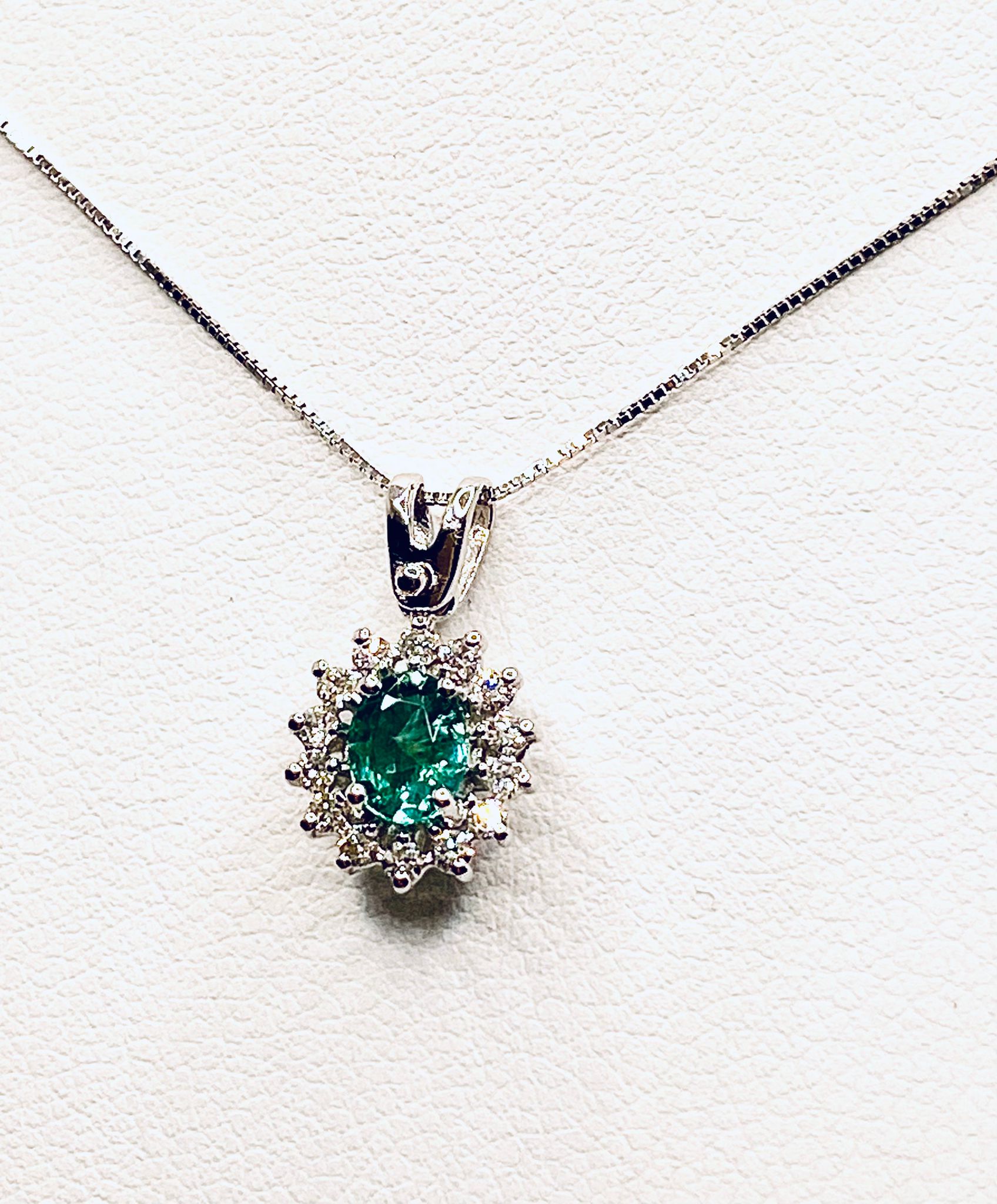 Pendant with emeralds and diamonds art. CD799