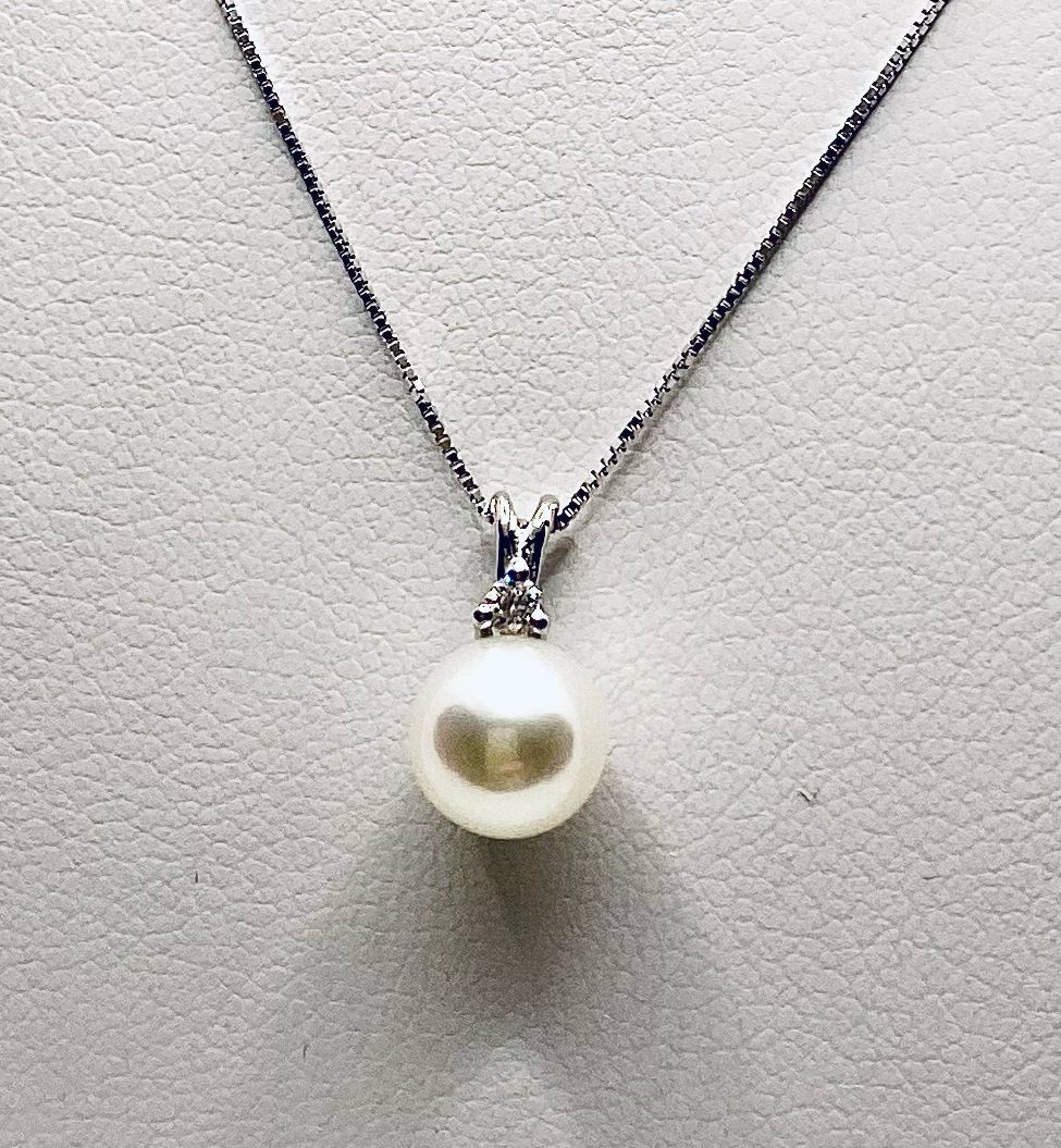 Round neck with pearl pendant Art.CDP61