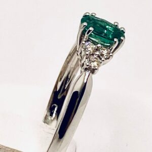 Anello con smeraldo e diamanti art.AN2068-1