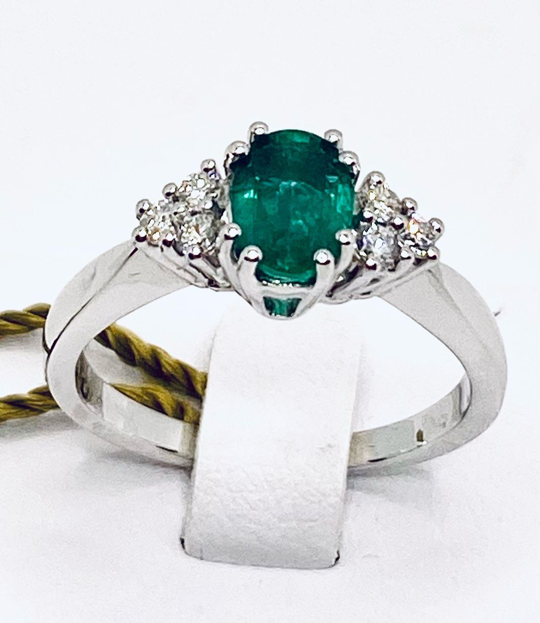 Ring with emerald and diamond GEMS ART.AN1909