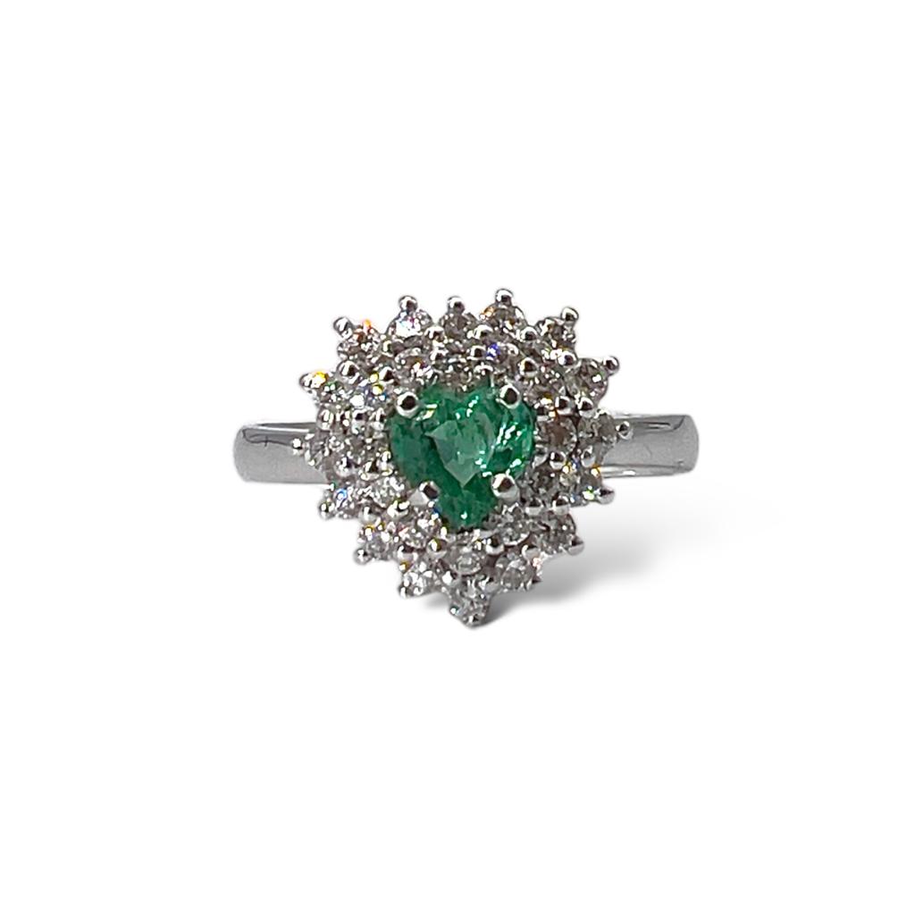 Anello con smeraldo taglio cuore e diamanti art.AN2267